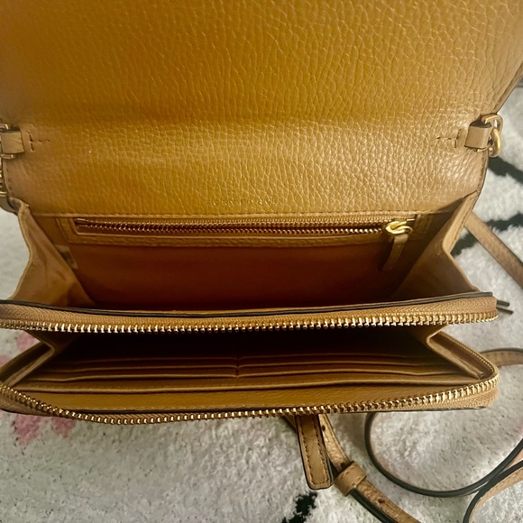 Tory Burch Pebbled Leather Crossbody/ Shoulder Bag/ Clutch - Picture 5 of 6